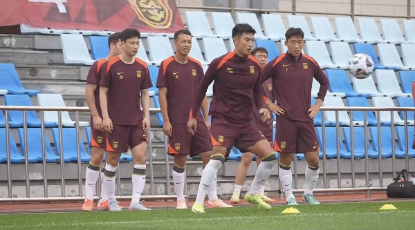 后腰4选2, 廖锦涛大局观强, 国足中轴线浮现, 久帅有王钰栋说明书
