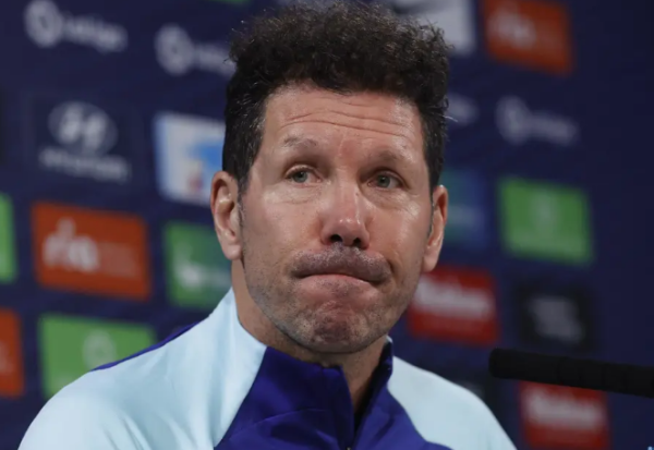 西蒙尼: 英格兰古代足球    没人防卫  , **分的赛事  对球迷来