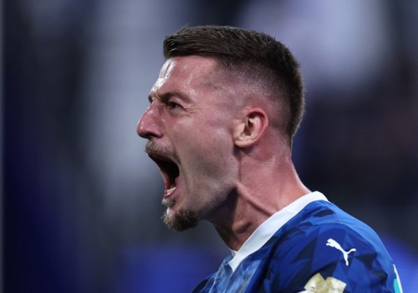 意媒：尤文有意免签利雅得新月中场球员米林科维奇，球员合同明夏到期