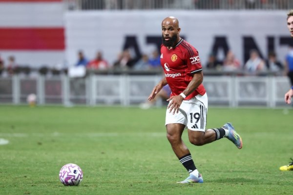 荣膺两奖项! 姆伯莫当选曼联8月最佳球员&8月最佳得分  得主