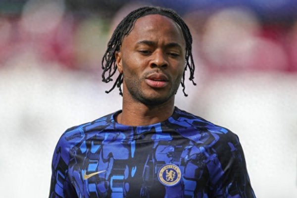 拆除32.5万镑周薪炸弹? 土媒: 特拉布宗着手从蓝军引进斯特林