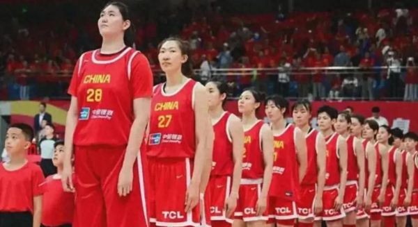 进步神速! 女篮胜尤文图特, 宫指导执教有方, 杨舒予狂砍25分