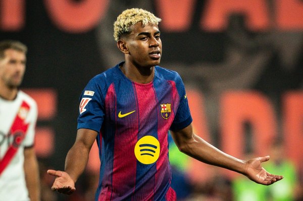 西媒：亚马尔本想在金球奖典礼后举办派对，但被弗里克取消了