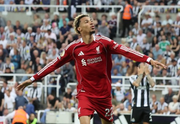 邮报：埃基蒂克赛后第一反应是抽筋，他有望随队出征切尔西