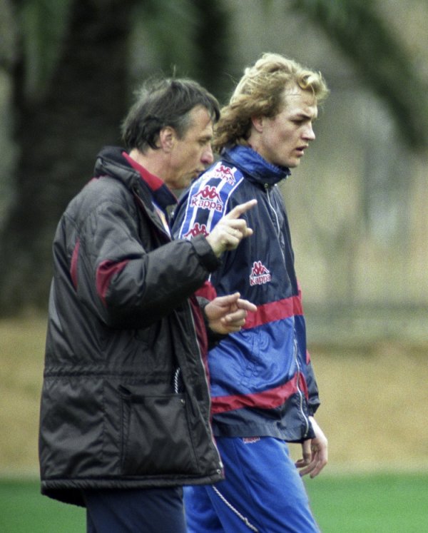 巴萨名宿：克鲁伊夫宁愿4-3赢球也不愿1-0 我曾负责盯防过巴乔