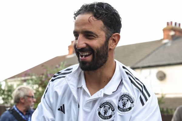 名记：曼联球员基本都支持阿莫林，但也承认有时没按他的策略  执行