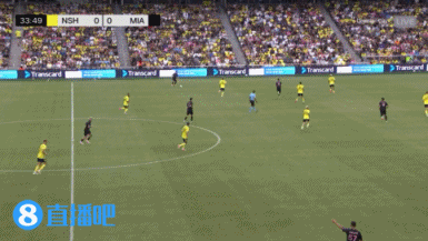 生涯第887球！梅西面对多人防卫  灵巧卸球过人 紧接写意世界波破门