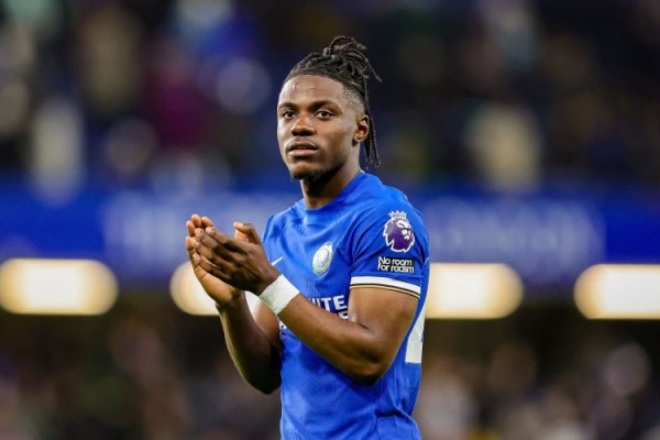 至今仅出场1341分钟！记者：拉维亚股四头肌负伤  ，至少休战1个月